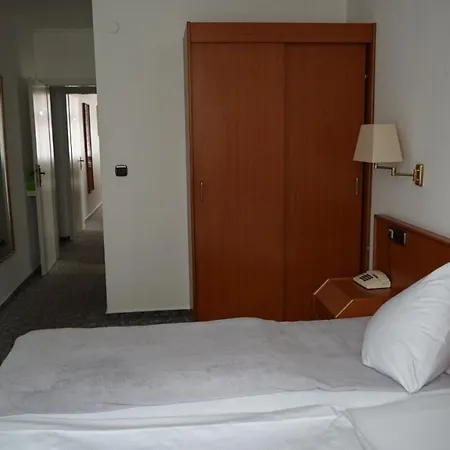 Greene 3* آينبك